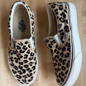 Vans Classic Slip-Ons in Leopard
